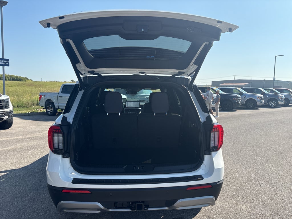 2027 Ford Explorer 4DR 4WD PLTNM