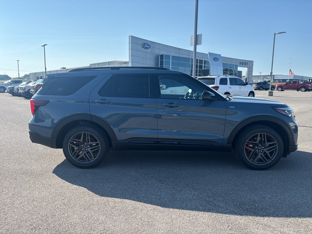 2027 Ford Explorer 4DR 4WD ST-LINE