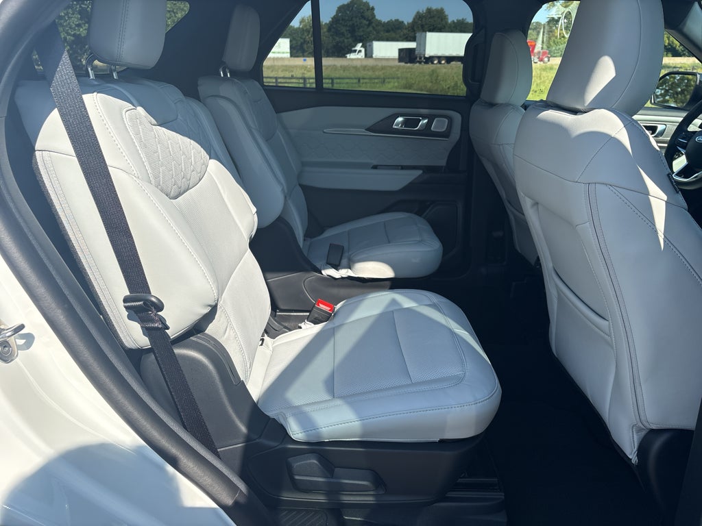 2027 Ford Explorer 4DR 4WD PLTNM