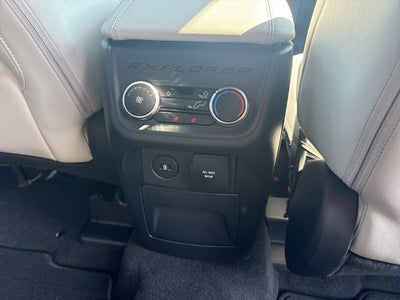 2027 Ford Explorer 4DR 4WD PLTNM