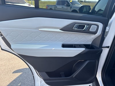 2027 Ford Explorer 4DR 4WD PLTNM