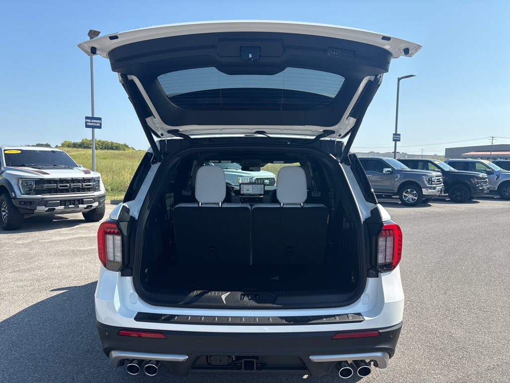 2027 Ford Explorer 4DR 4WD PLTNM