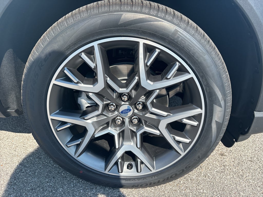 2027 Ford Explorer 4DR 4WD PLTNM