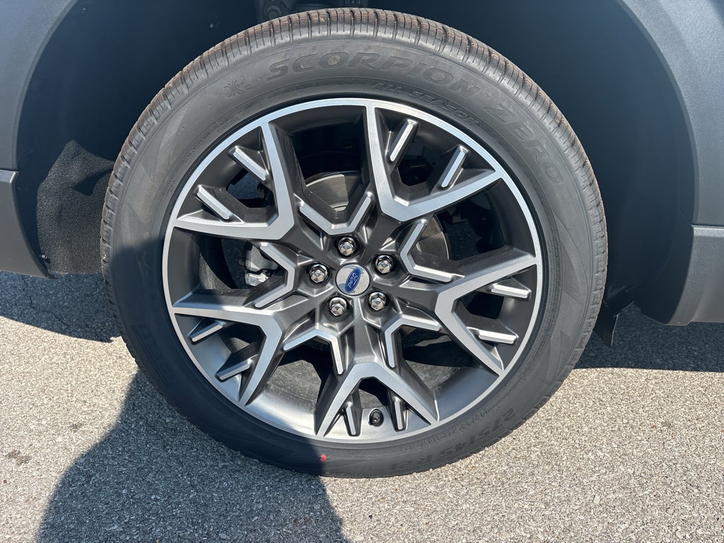 2027 Ford Explorer 4DR 4WD PLTNM