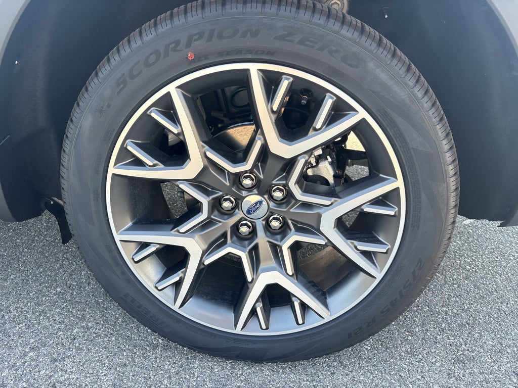 2027 Ford Explorer 4DR 4WD PLTNM