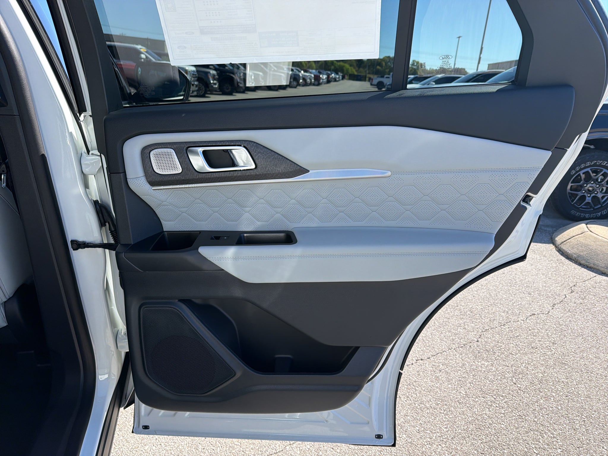 2027 Ford Explorer Platinum™