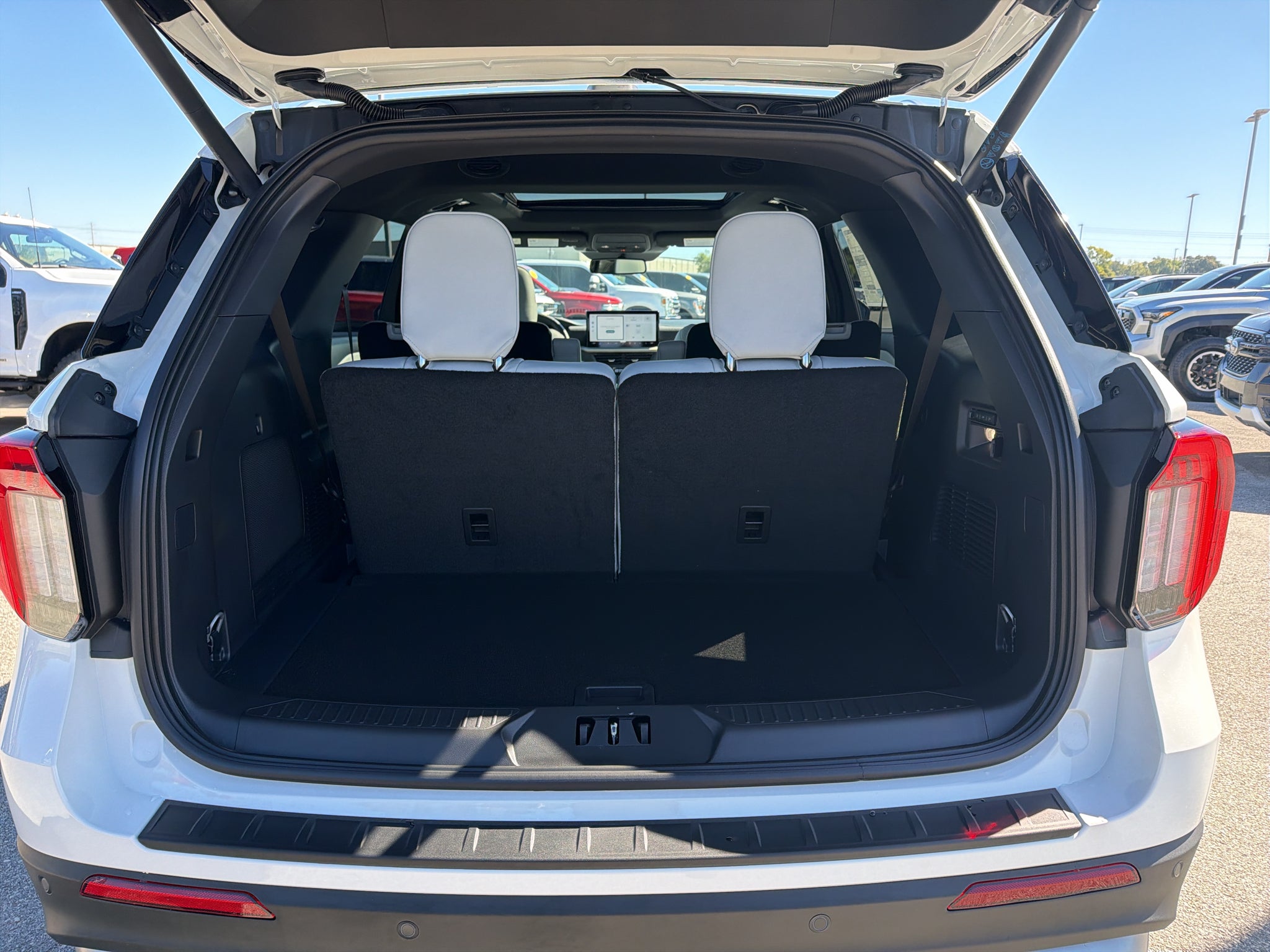 2027 Ford Explorer Platinum™