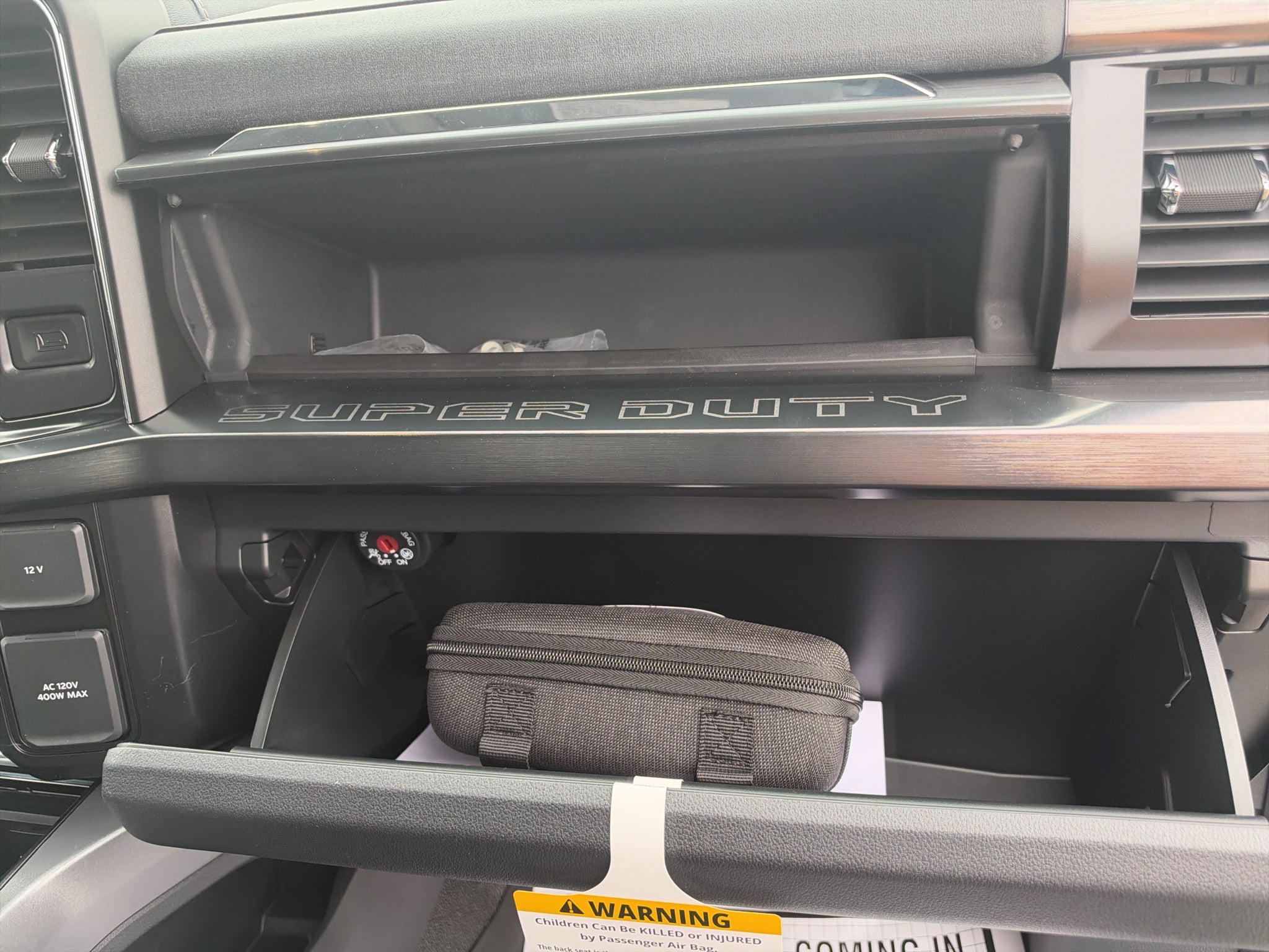 2027 Ford F-250 F-250® Lariat®