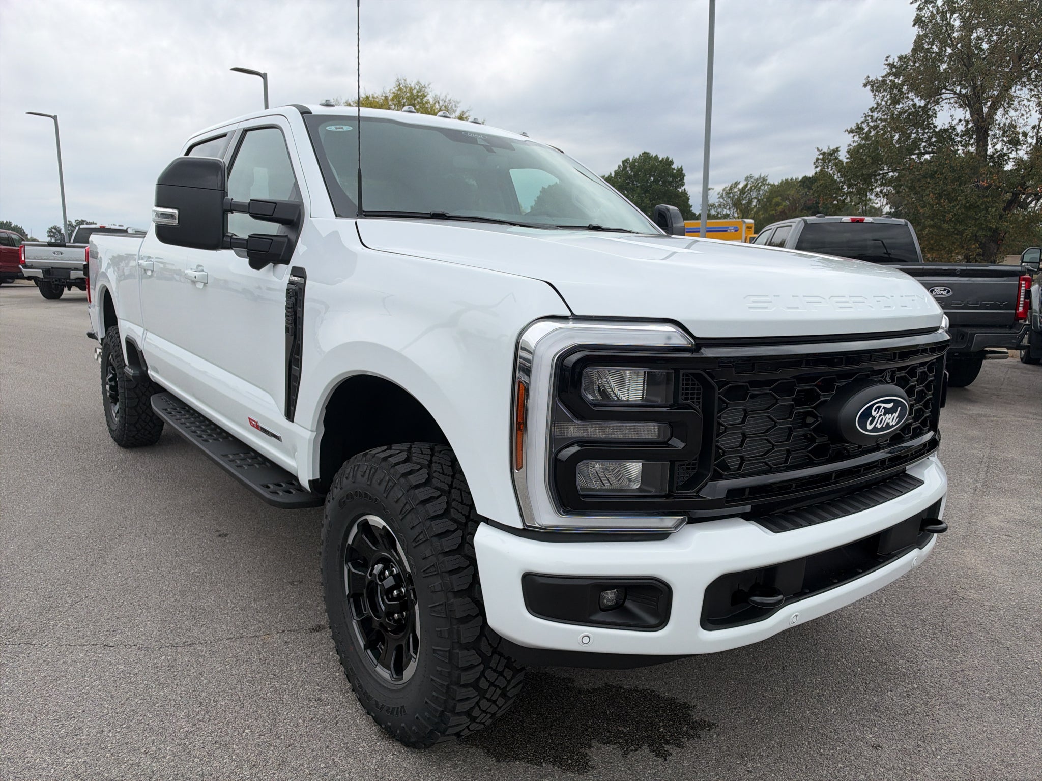 2027 Ford F-250 F-250® Lariat®