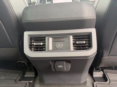 2027 Ford F-250 F-250® Lariat®