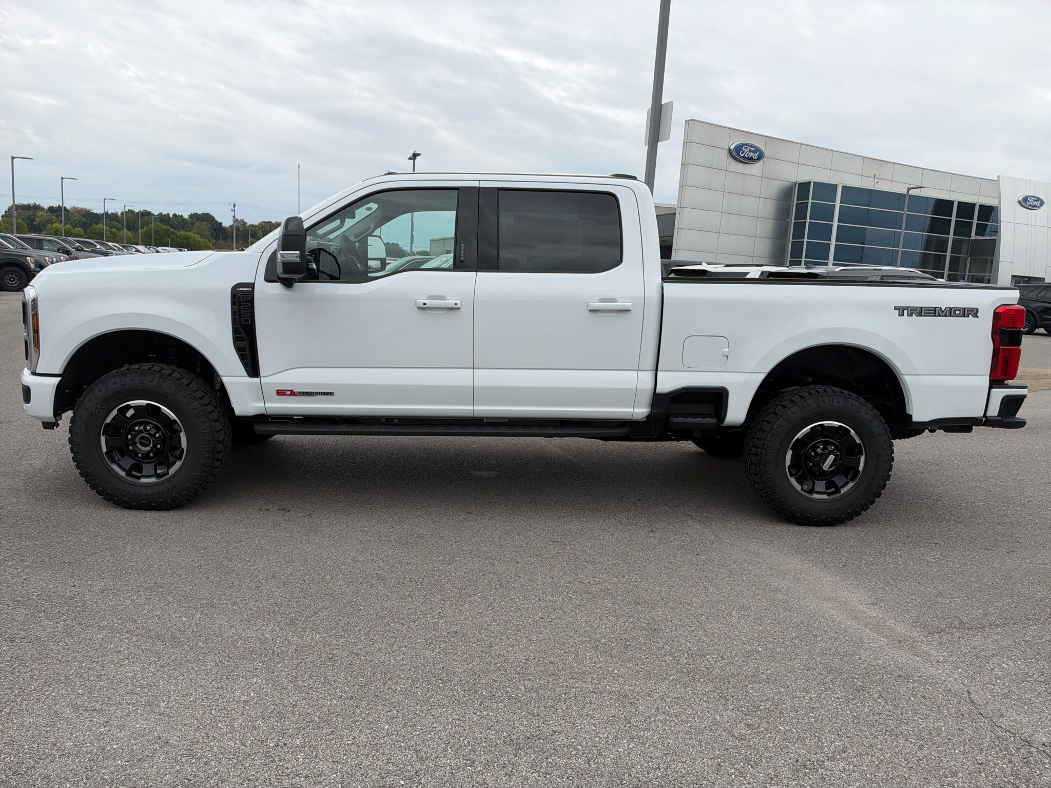 2027 Ford F-250 F-250® Lariat®