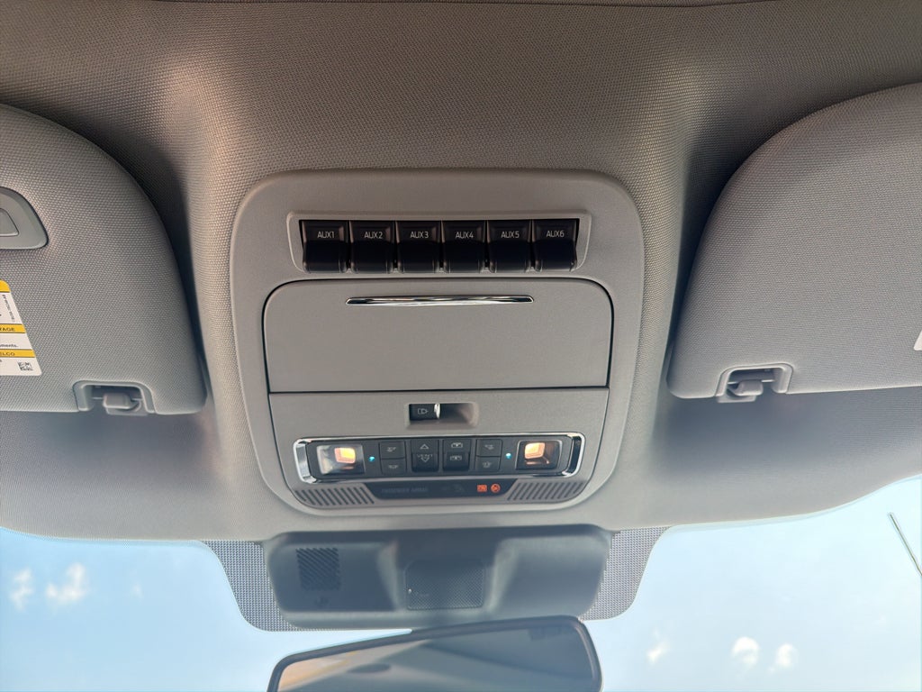 2027 Ford F-250 F-250® Lariat®