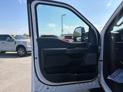 2027 Ford F-250 F-250® Lariat®