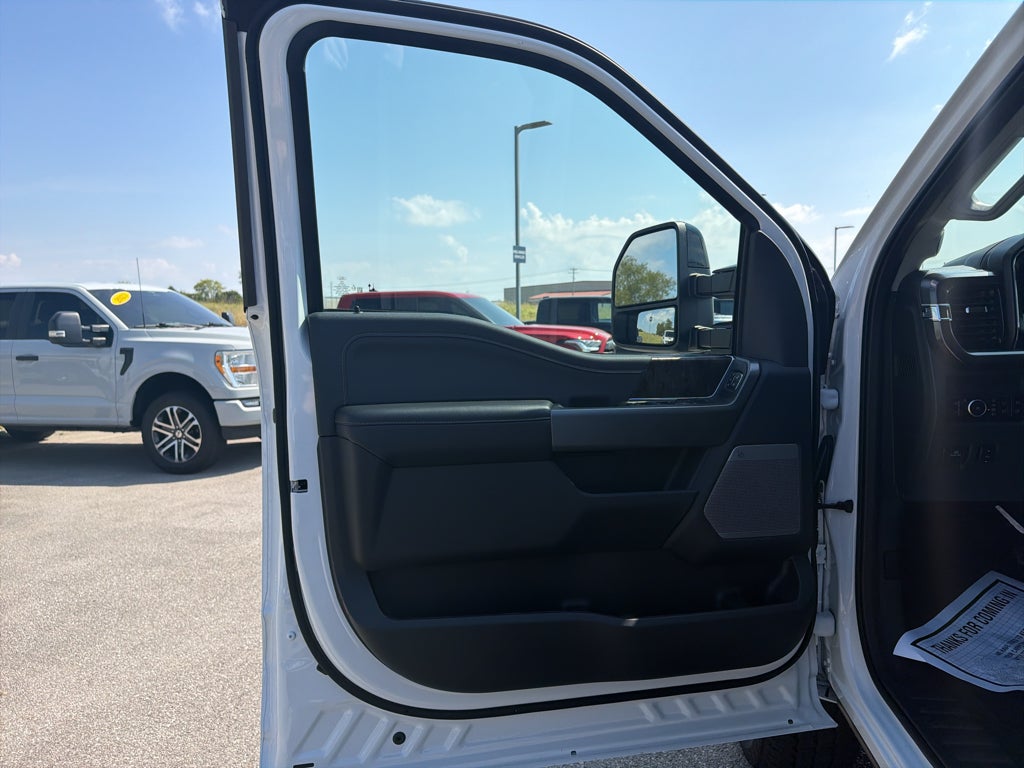 2027 Ford F-250 F-250® Lariat®
