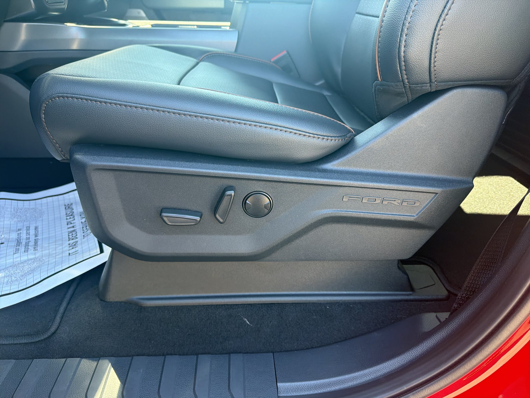 2027 Ford F-250 F-250® Lariat®