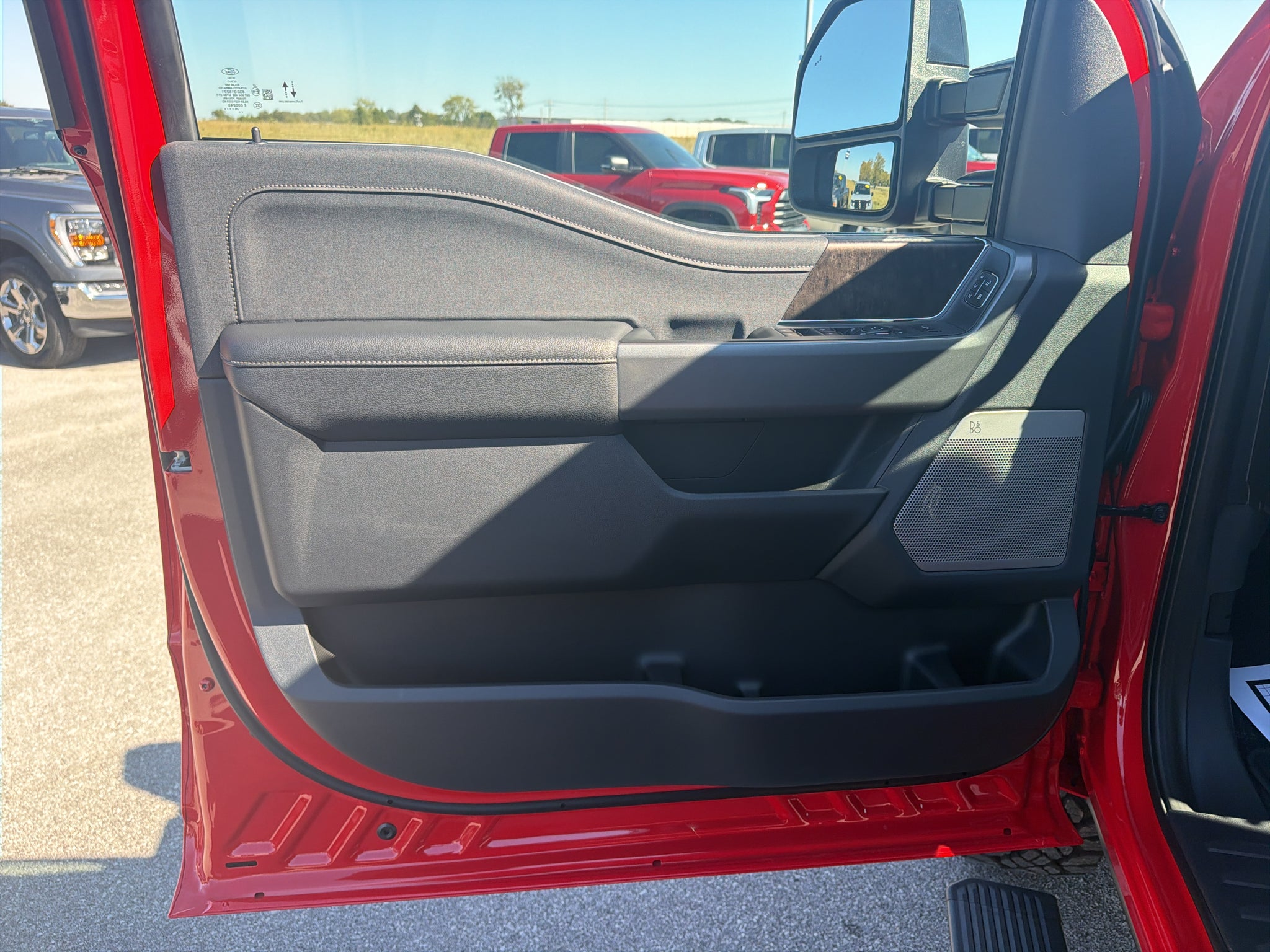 2027 Ford F-250 F-250® Lariat®
