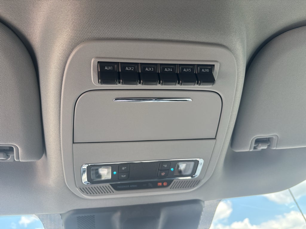 2027 Ford F-250 F-250® Lariat®