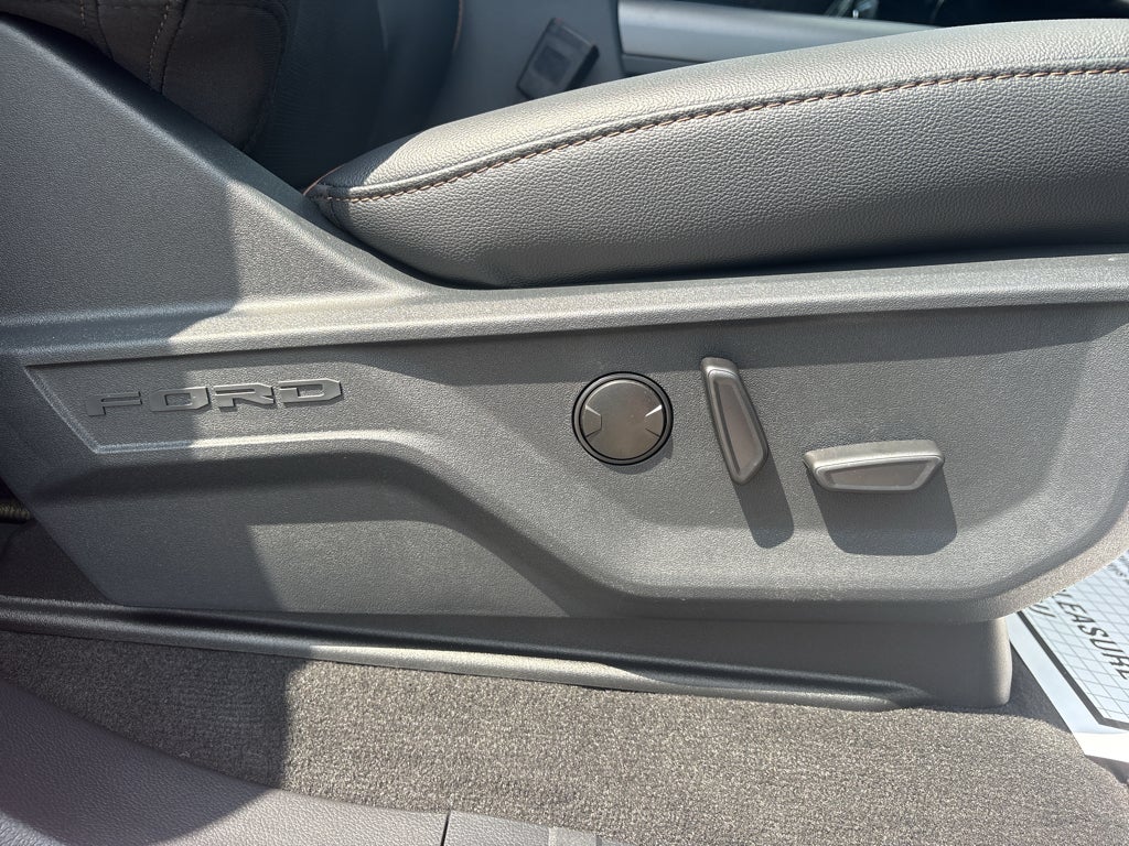 2027 Ford F-250 F-250® Lariat®