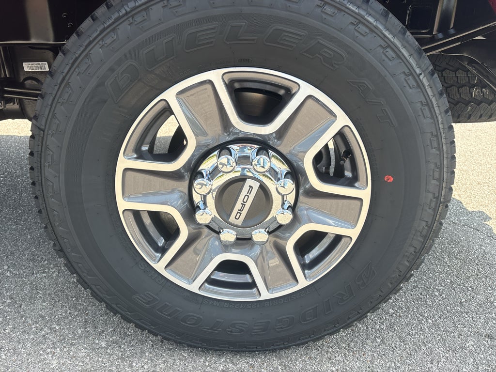 2027 Ford F-250 F-250® Lariat®