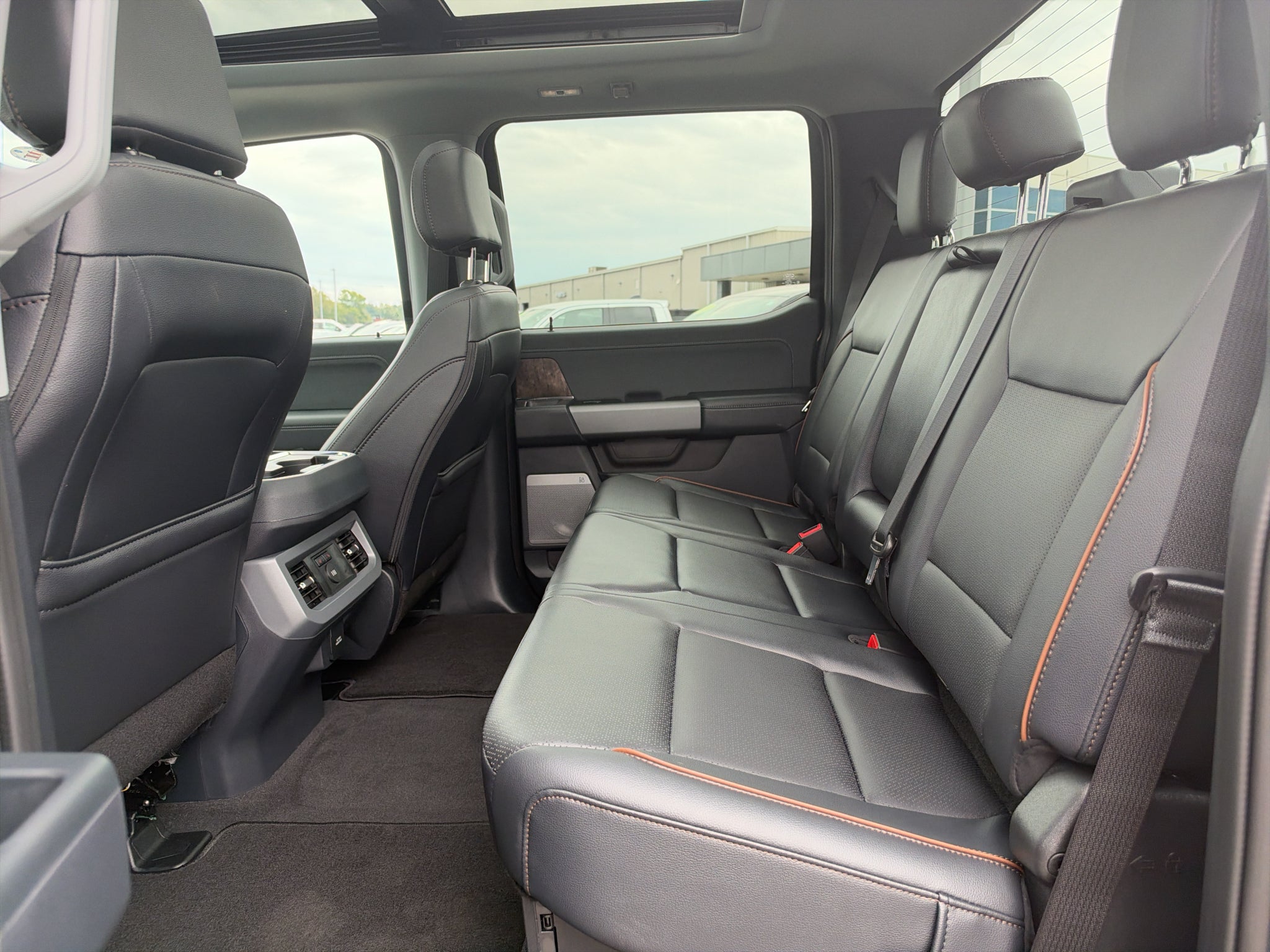 2027 Ford F-250 F-250® Lariat®