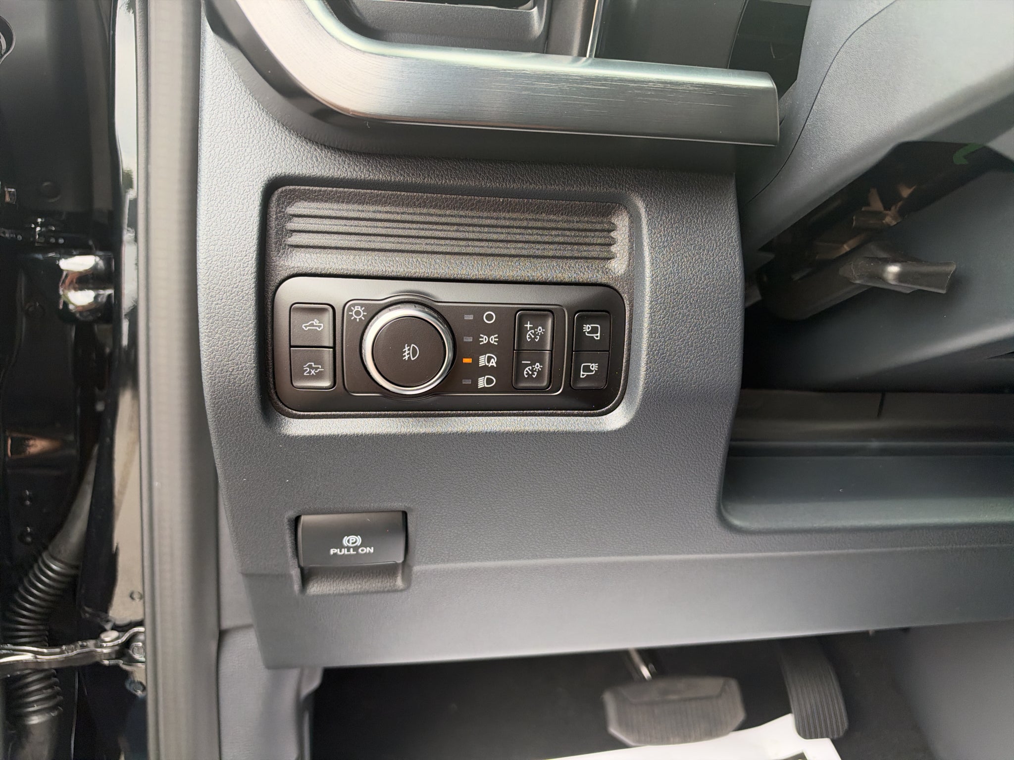 2027 Ford F-250 F-250® Lariat®