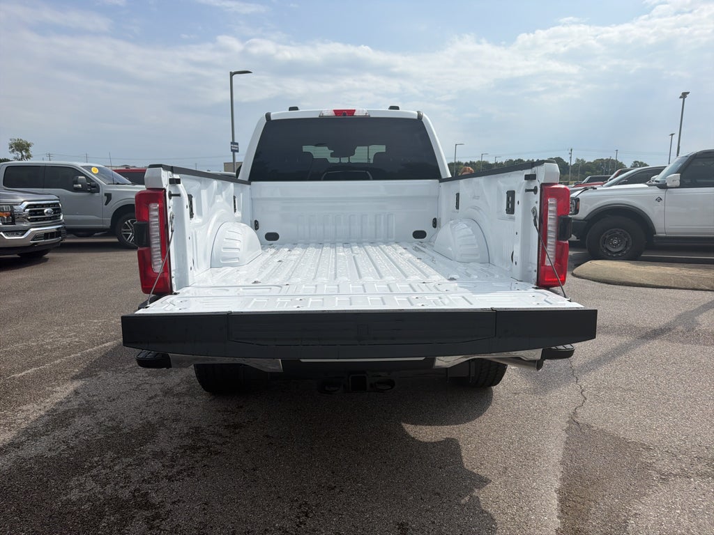 2027 Ford F-250 F-250® Lariat®