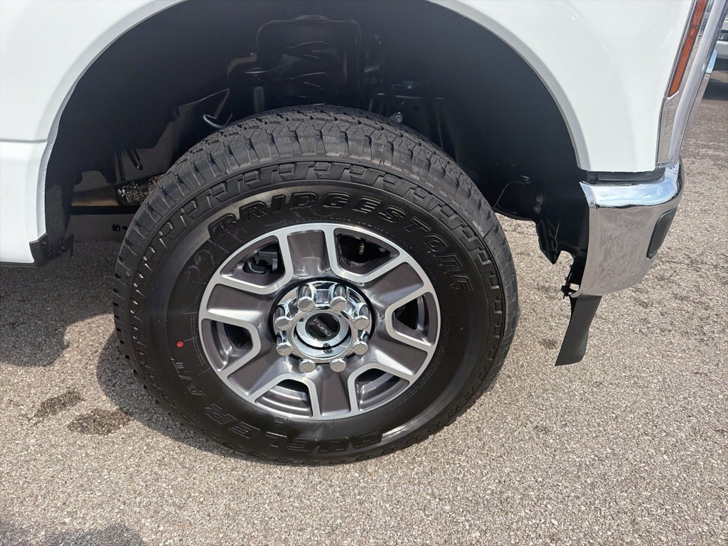 2027 Ford F-250 F-250® Lariat®