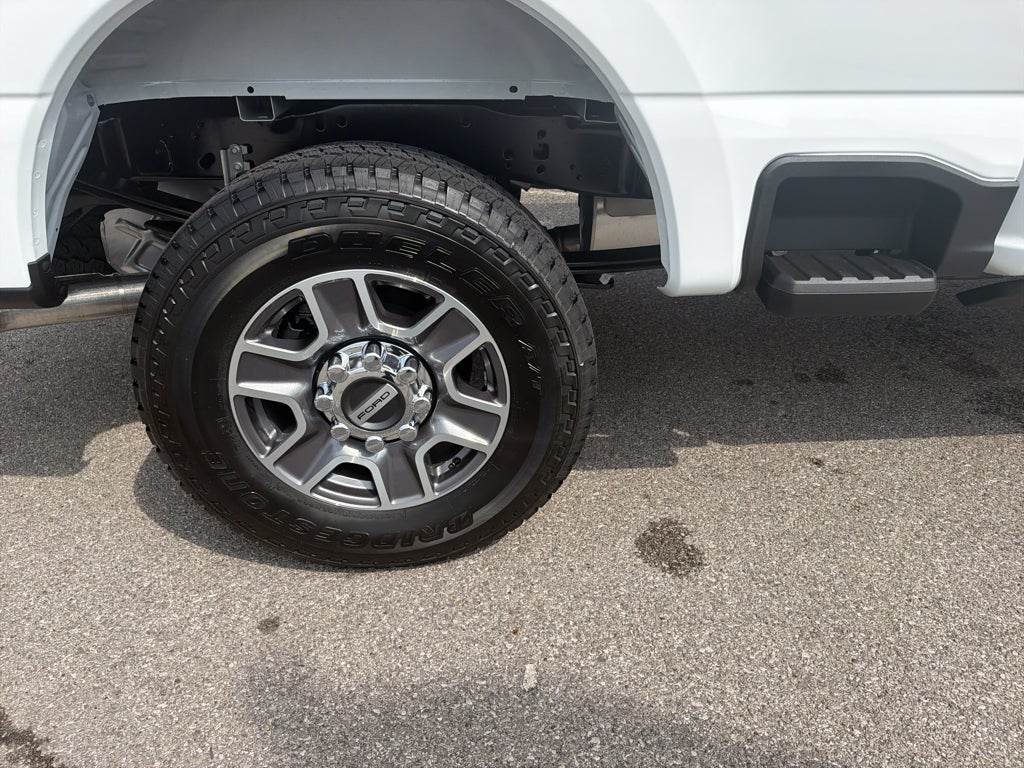 2027 Ford F-250 F-250® Lariat®