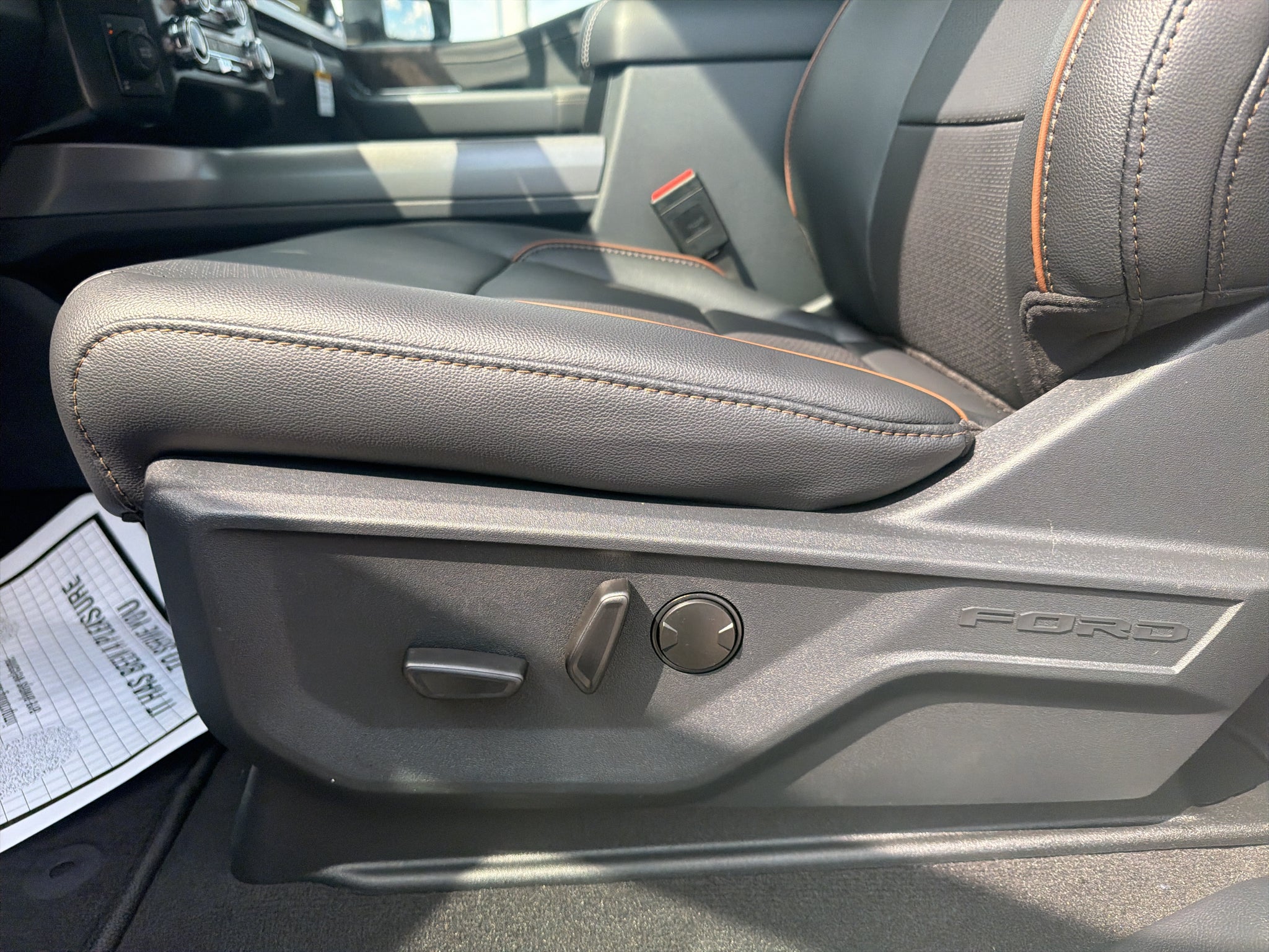 2027 Ford F-250 F-250® Lariat®
