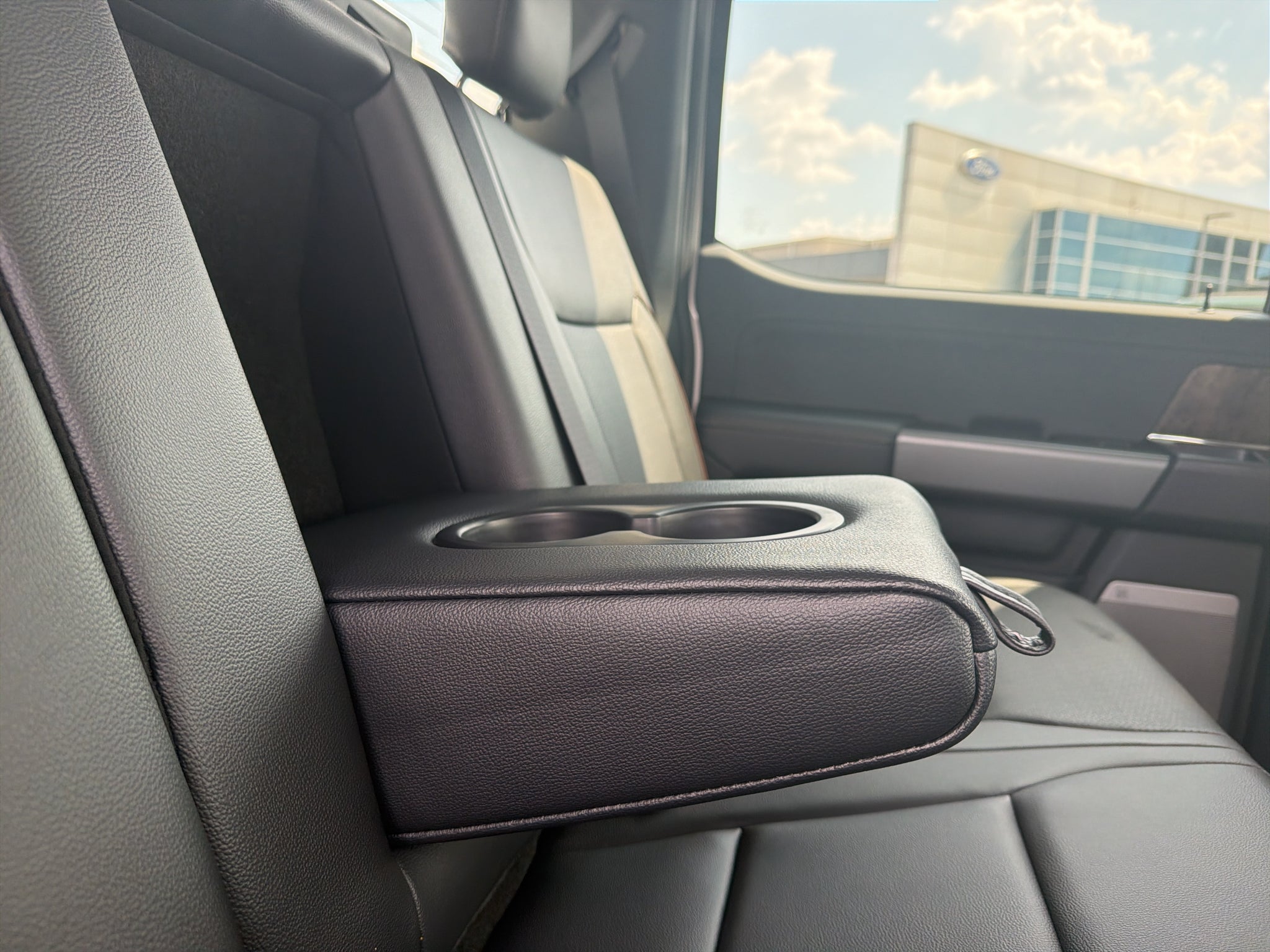 2027 Ford F-250 F-250® Lariat®