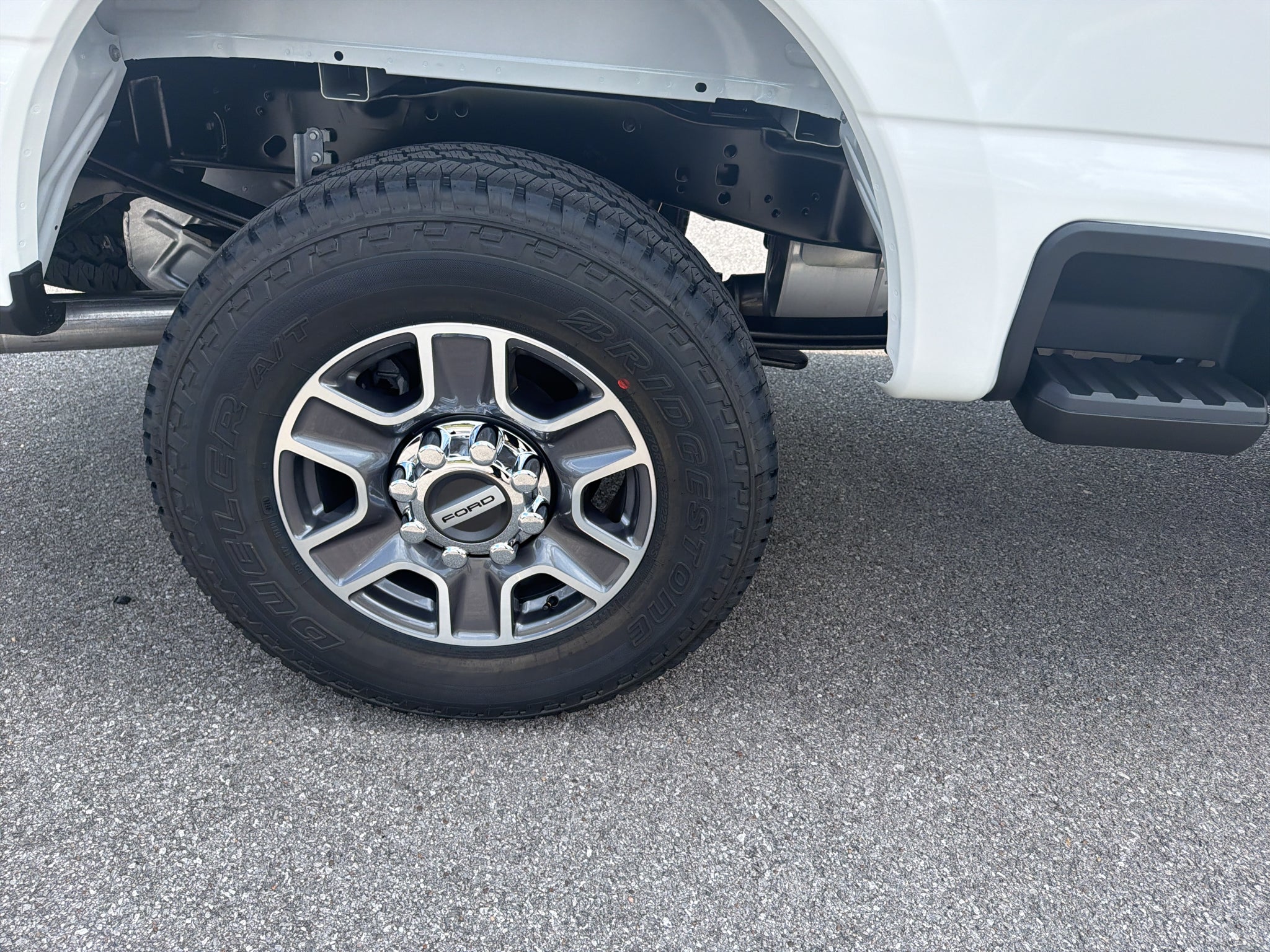 2027 Ford F-250 F-250® Lariat®