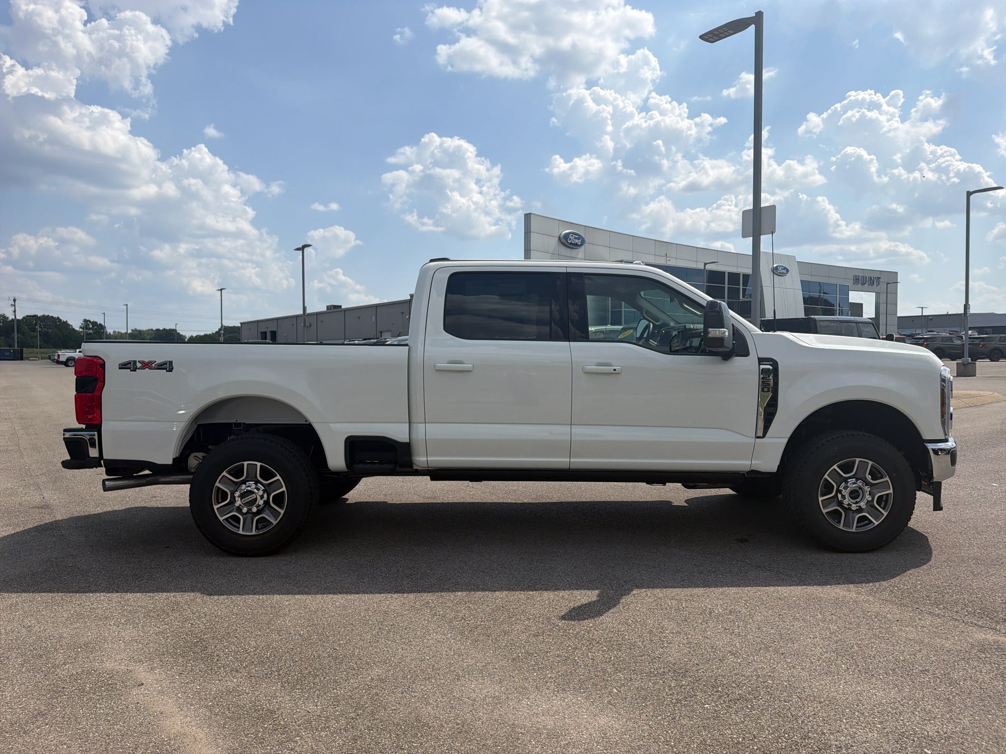 2027 Ford F-250 F-250® Lariat®