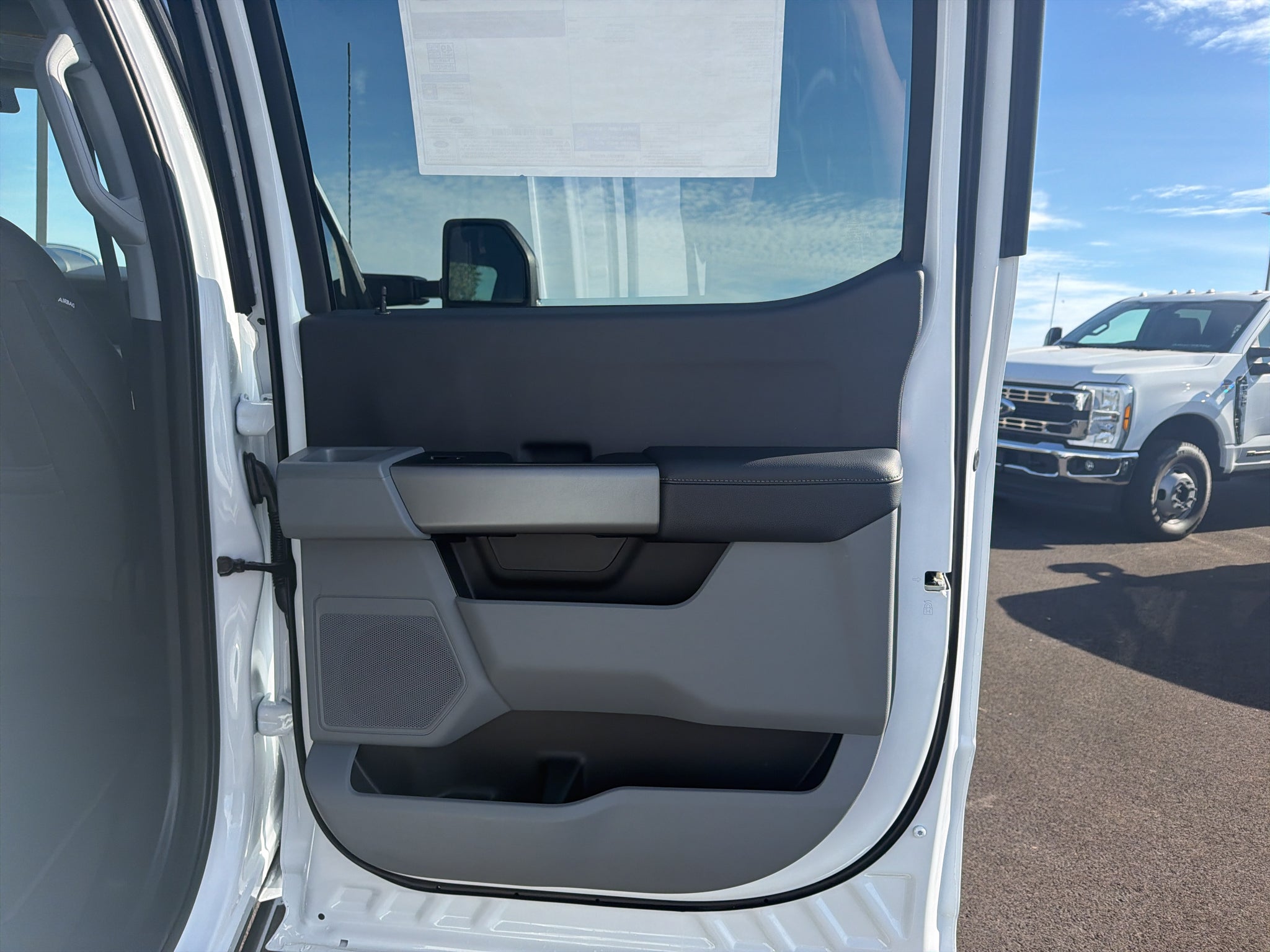 2027 Ford F-350 XLT