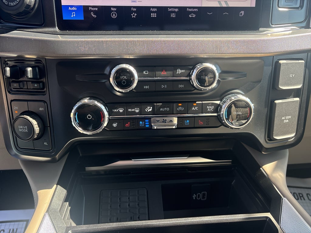 2027 Ford F-450 F-450® Platinum®