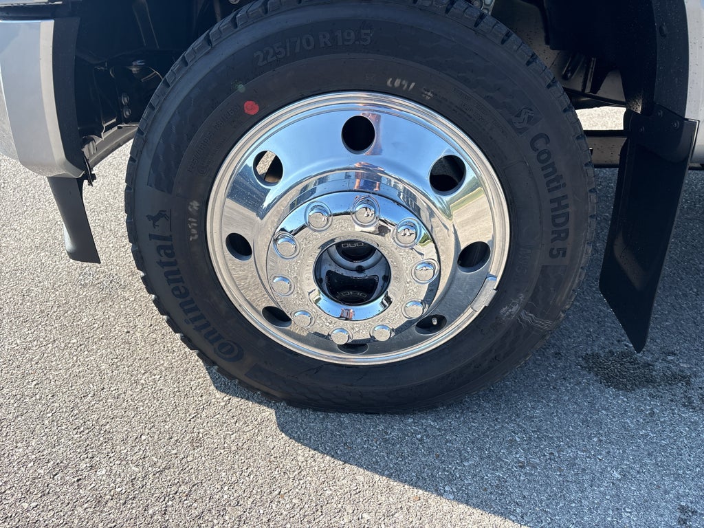 2027 Ford F-450 LARIAT