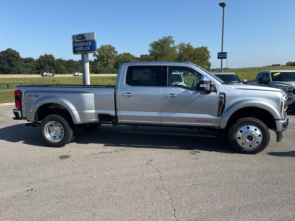 2027 Ford F-450 LARIAT