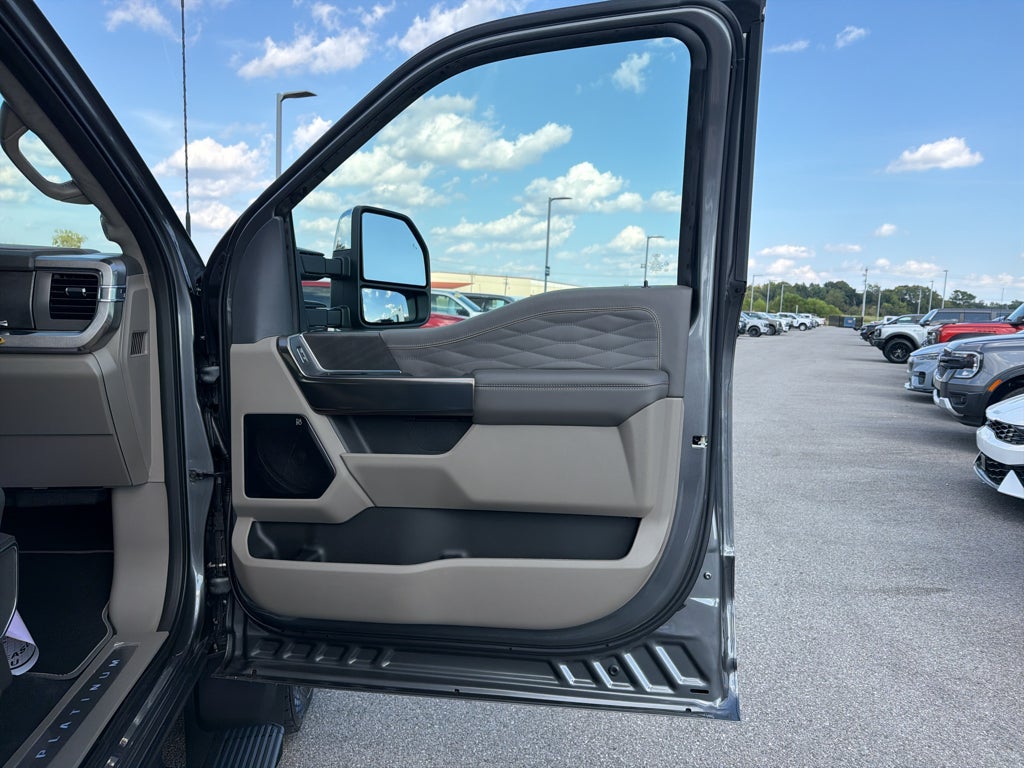 2027 Ford F-450 Platinum