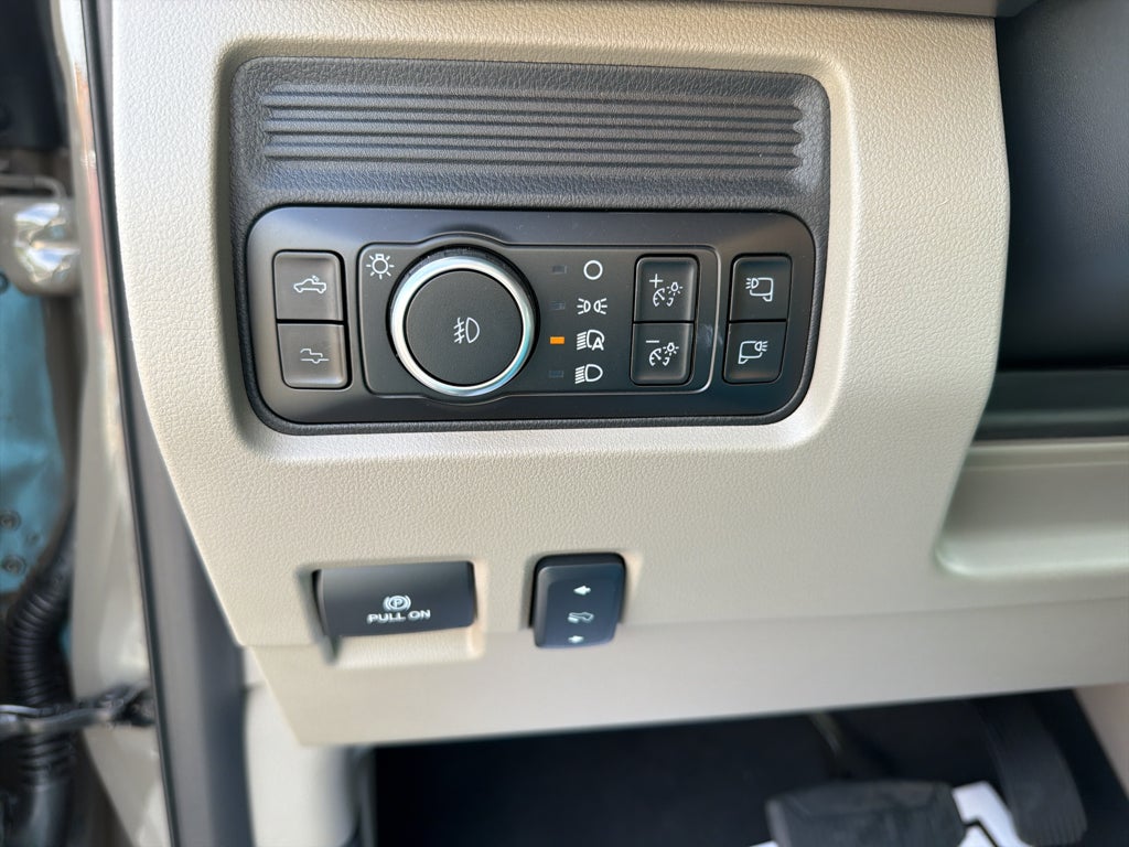 2027 Ford F-450 F-450® Platinum®