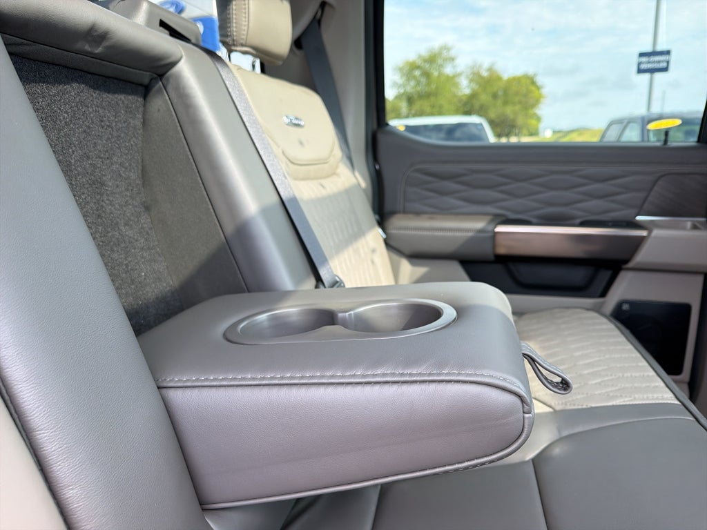 2027 Ford F-450 F-450® Platinum®
