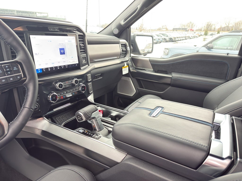2025 Ford F-150 Platinum®